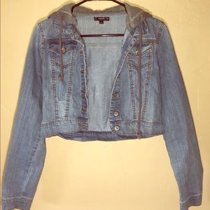 Hooded cropped denim jacket